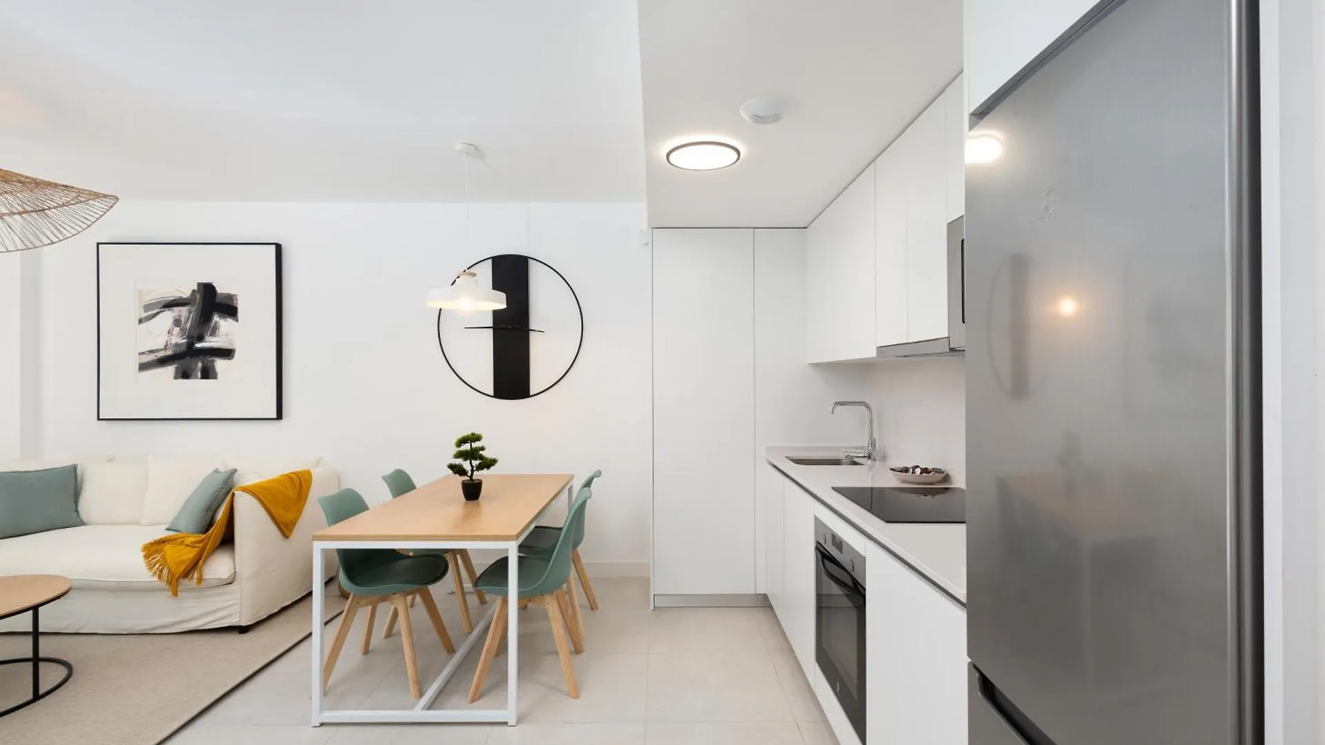 Apartman Urban Comfort - Pool & Parking Málaga
