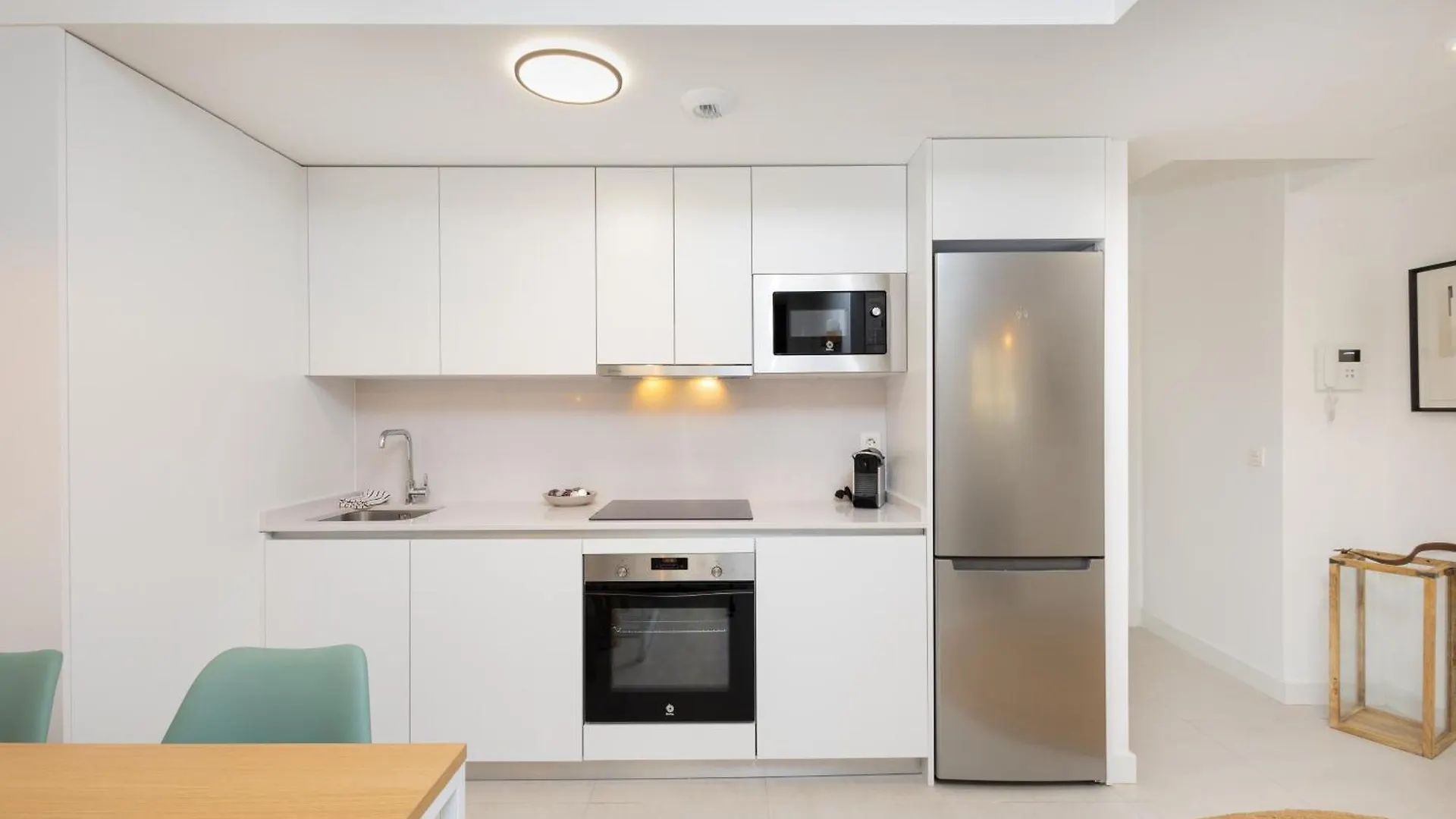 Urban Comfort - Pool & Parking Málaga Apartman